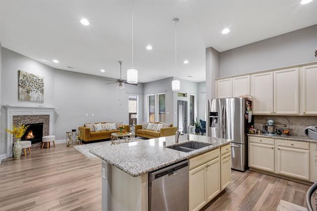 Building Photo - 8701 Tutbury Pl