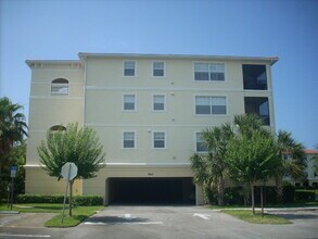 Building Photo - NEW PRICE! Venice Island 3BR/2BA 3rd Floor End Unit Condo