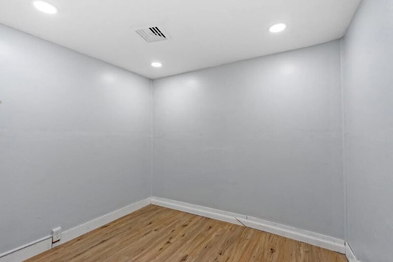 Building Photo - 179 Elk St