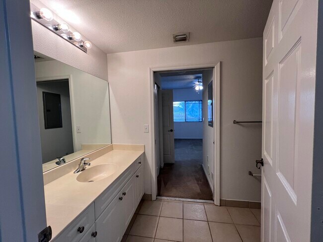 Building Photo - 2809 Amalei Dr