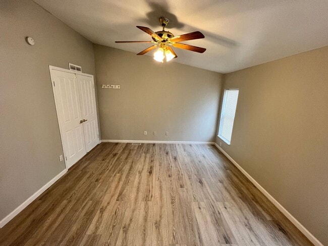 Building Photo - Updated 3 Bedroom / 2 Bath Mobile Home on ...