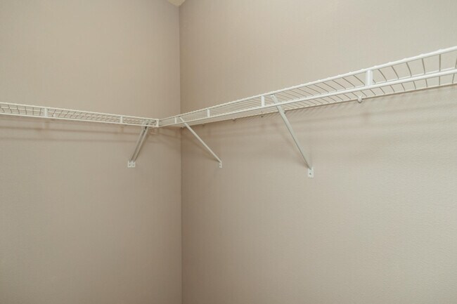 Building Photo - 406 Pendo Pl