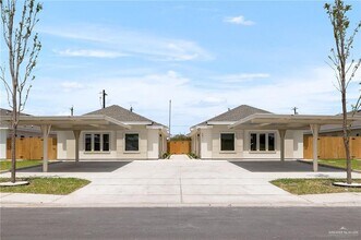 Building Photo - 10 N 59th St