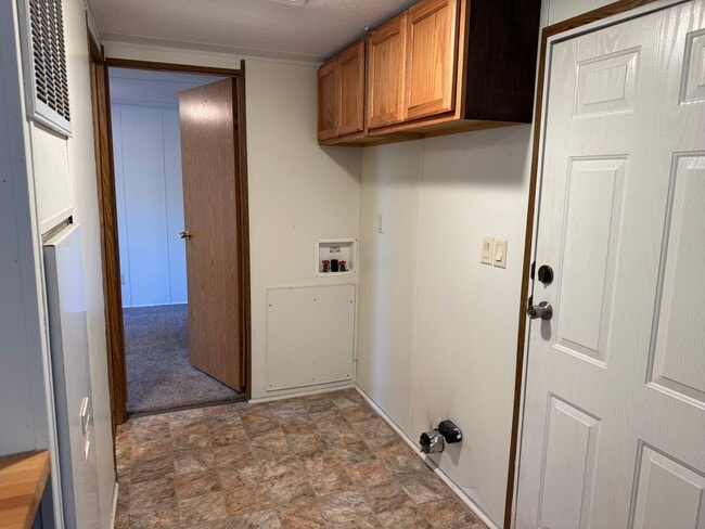 Building Photo - Two Bedroom Trailer in Maiden