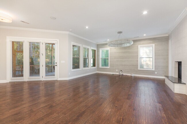 Building Photo - Stunning 5-Bedroom, 5-Bathroom Home with Chef's Kitchen and Luxurious Features