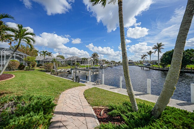 Building Photo - "Waterfront home with Courtyard Pool"