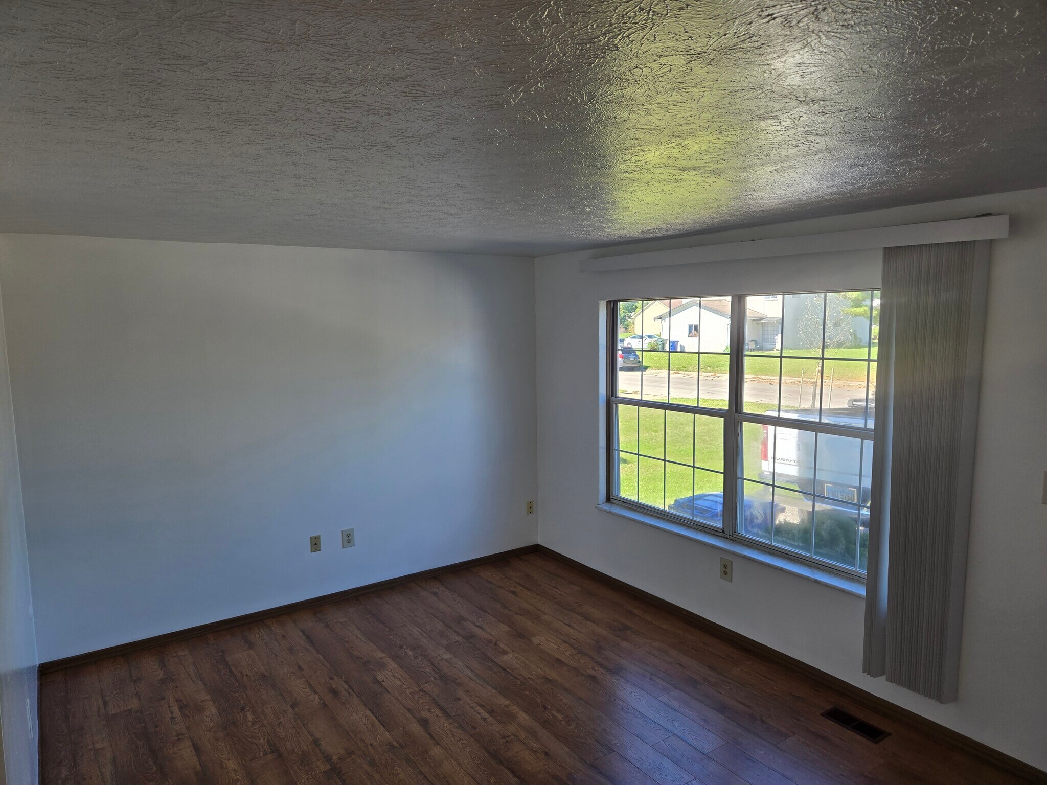 Front room - 5645 Chatford Dr