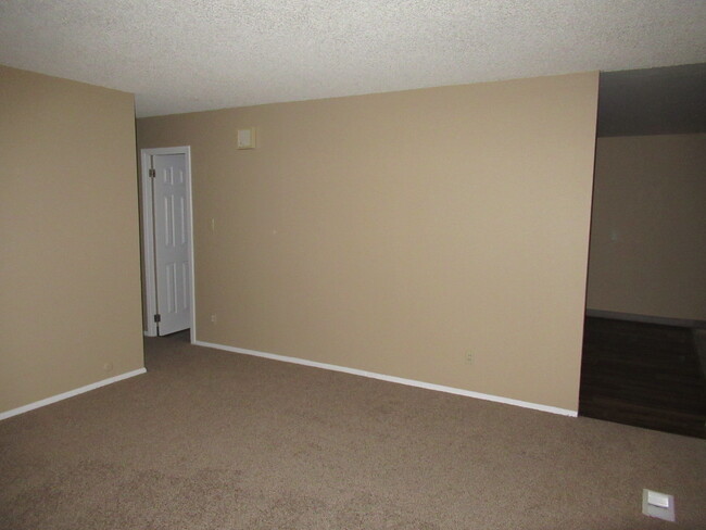 Building Photo - 2902 Garland Terrace
