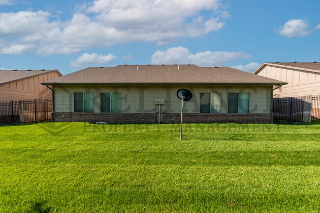 Building Photo - 13609 Hunters View St