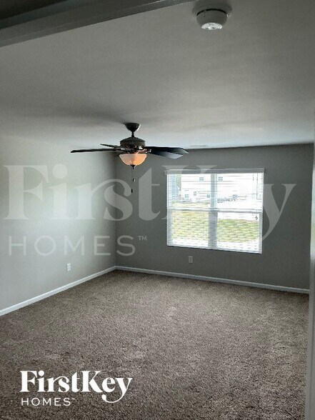 Building Photo - 1013 Blue Stream Ln