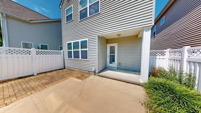 Building Photo - 5597 Lantos Rd