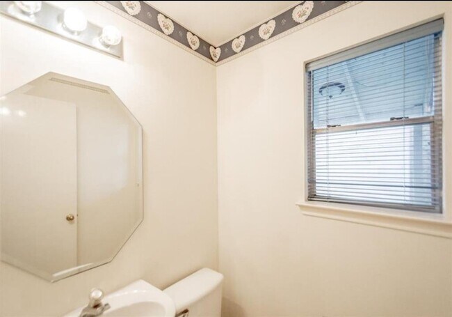 Building Photo - 15903 Timber Chase Dr