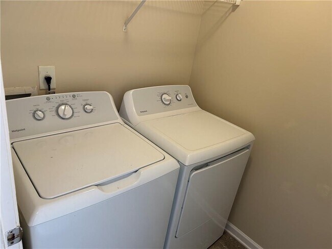 Building Photo - 4710 Brookwood View