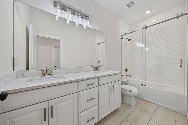 Building Photo - 4770 SW Ardsley Dr