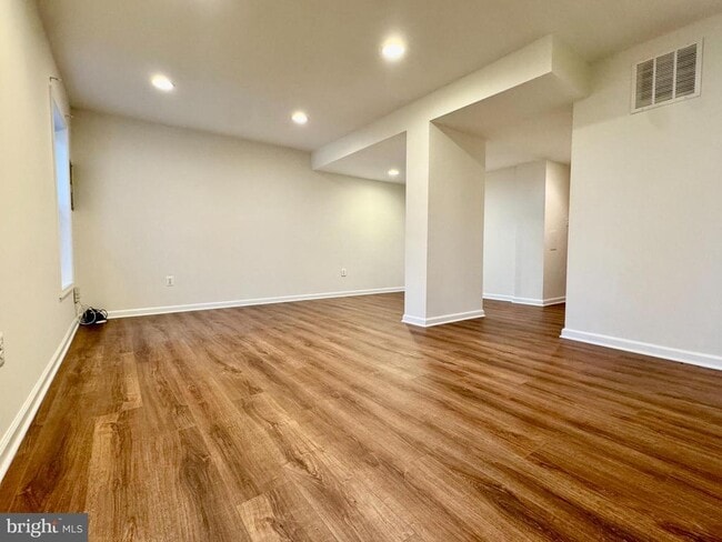 Building Photo - 6291 Kerrydale Dr