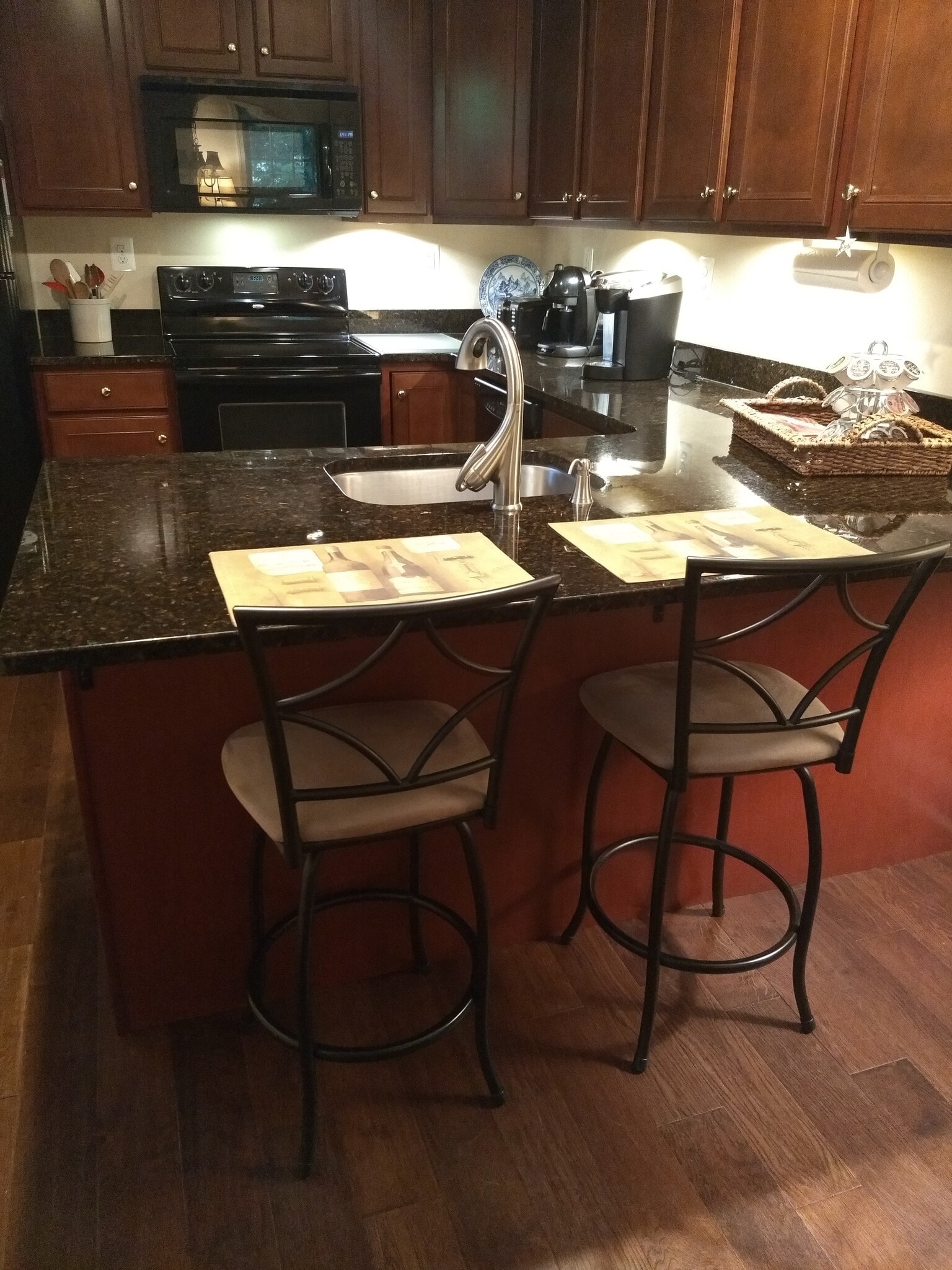 breakfast counter - 4659 Montgomery Rd