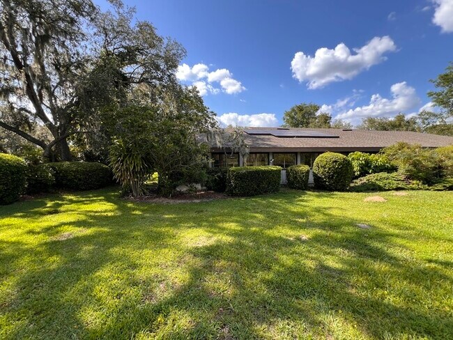 Building Photo - Grenelefe/Country Homes Community
