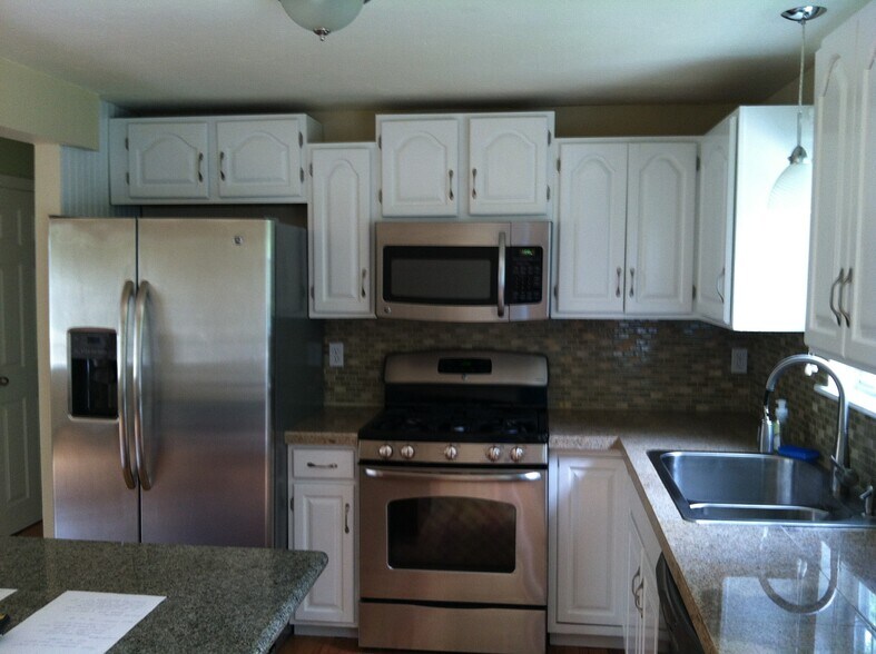 Kitchen - 5 Anthonys Way