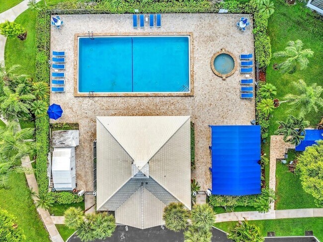 Building Photo - 1711 Whitehall Dr
