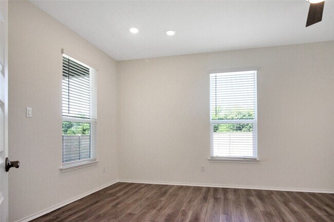 Building Photo - 101 Unforgiven Ln