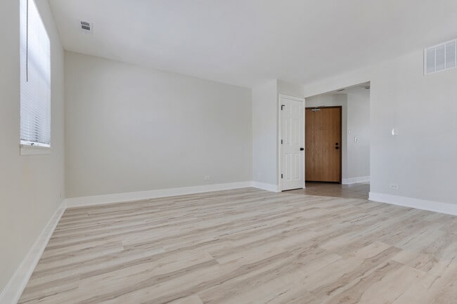 Building Photo - 96 Gant Cir