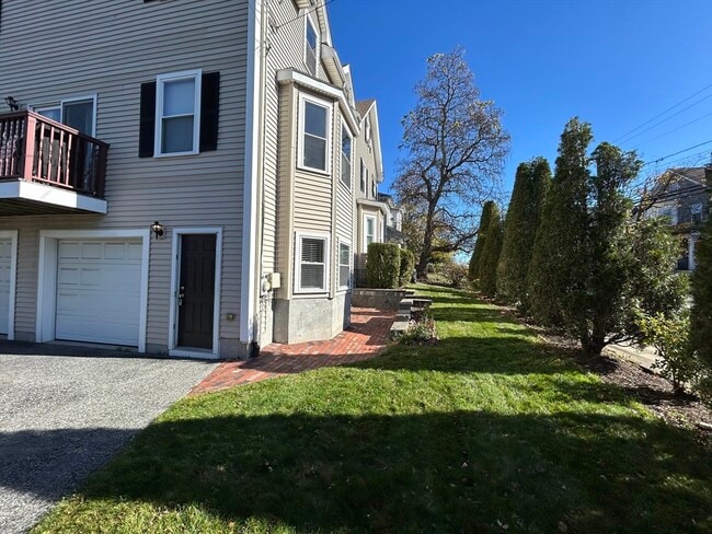 Building Photo - 90 High St