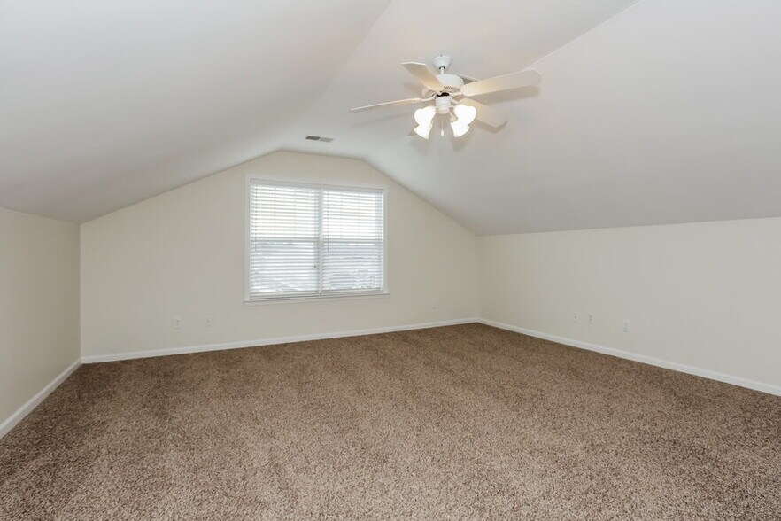 Building Photo - 10430 Carver Falls Rd