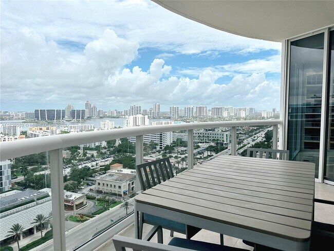 Building Photo - 17555 Collins Ave