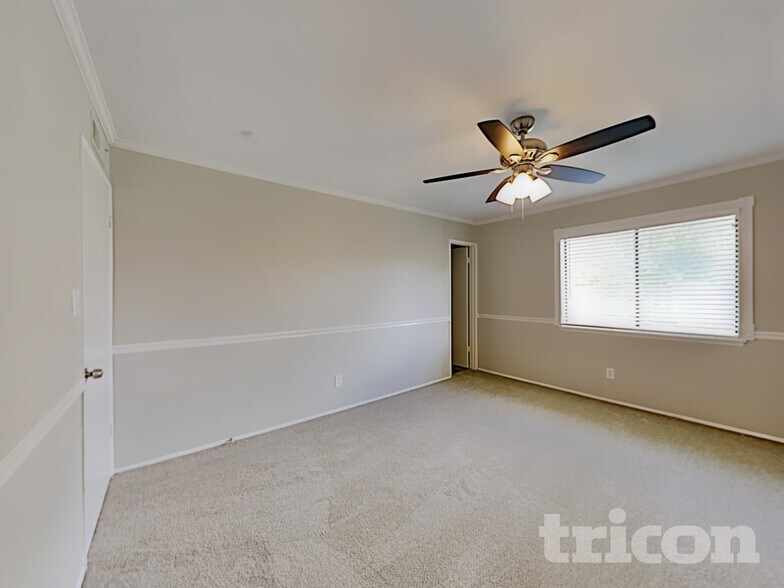 Building Photo - 416 Forestwood Dr