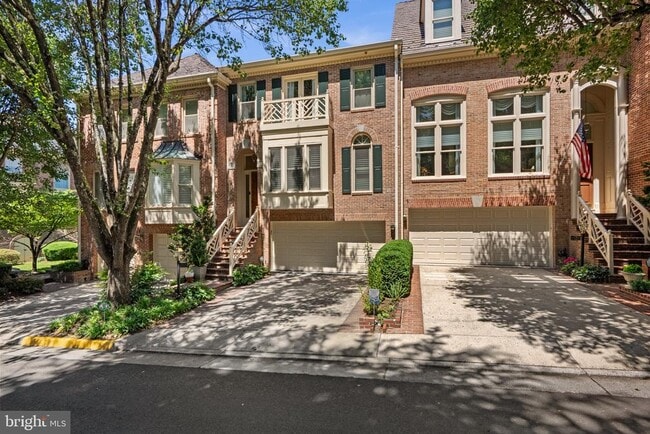 Building Photo - 1532 Hampton Hill Cir