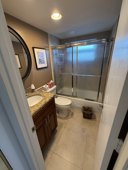 Building Photo - 6000 N Ocean Blvd