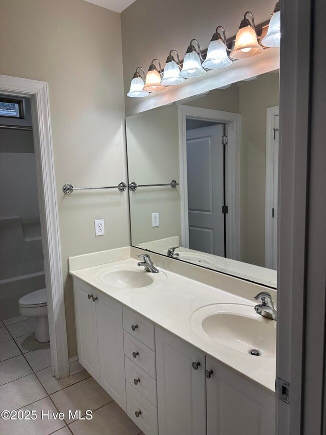 Building Photo - 8854 Plantation Landing Dr
