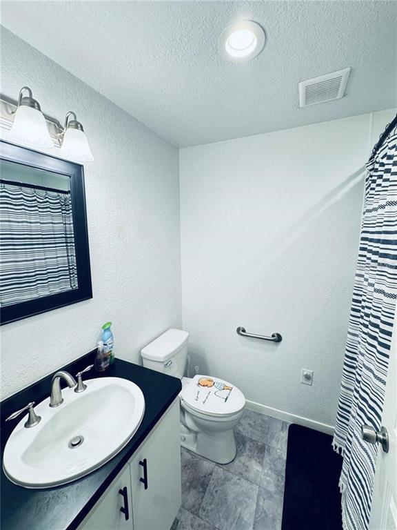 Building Photo - 2022 Edgewood Rd