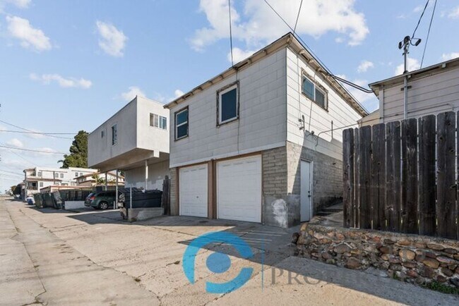 Building Photo - 4330 Cleveland Ave