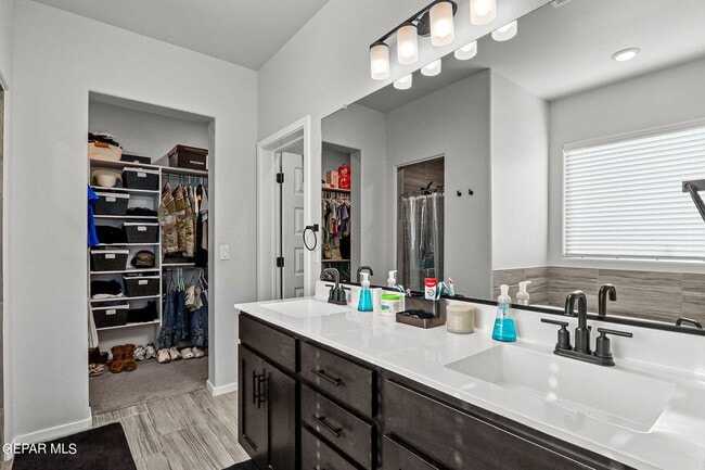 Building Photo - 840 Via Glorieta