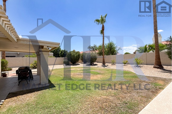 Building Photo - 3Bed/2Bath Furnished Home w/Stunning Backy...