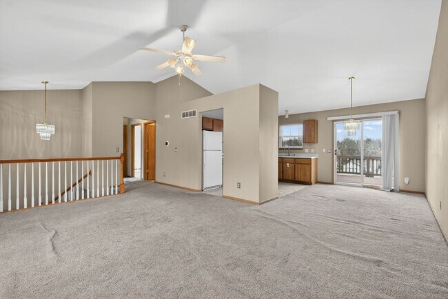 Building Photo - Charming 3 Bedroom with Garage!