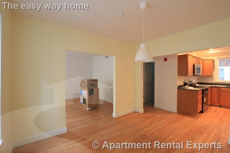 Building Photo - 25 Lewis St