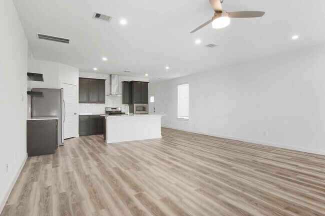 Building Photo - 12233 City Rose Ct