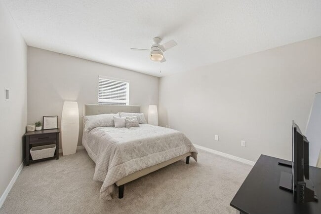 Building Photo - Located in the gated Hammocks community, professionally managed & PRIVATE OWNER