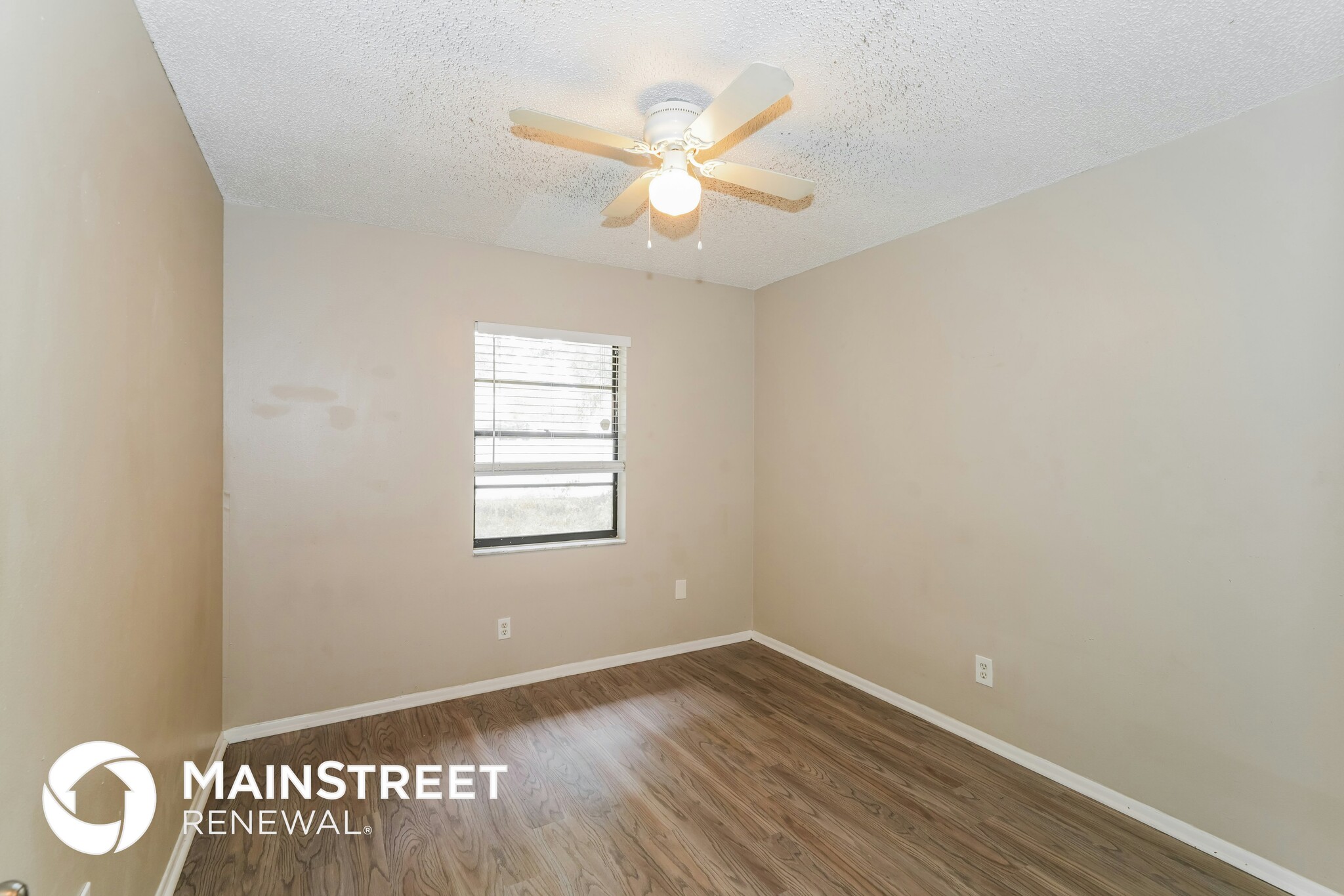 Building Photo - 1805 Lk Crst Ave