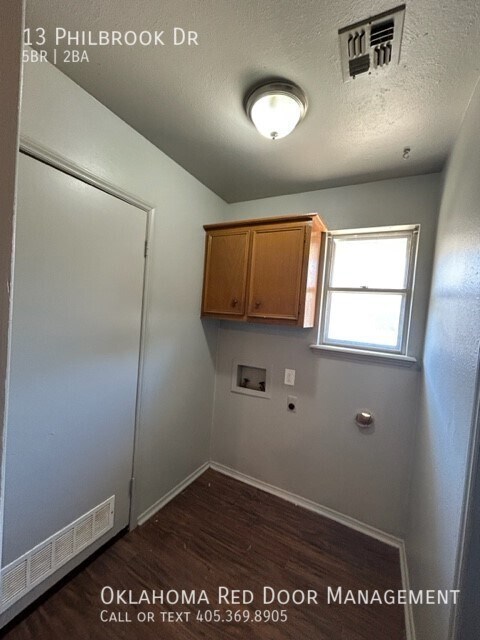 Building Photo - 13 Philbrook Dr