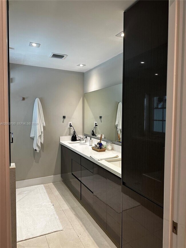 Building Photo - 630 San Lorenzo Ave