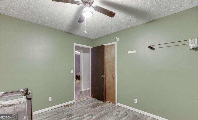 Building Photo - 2193 Kings Forest Dr SE