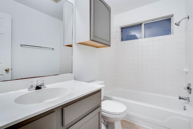 Building Photo - 3756 Top Rock Ln