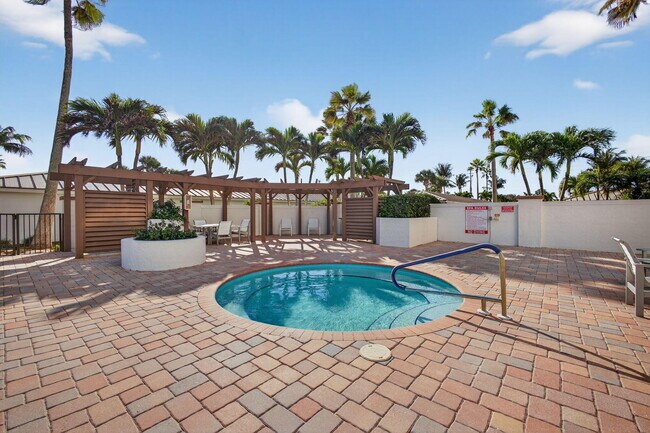 Building Photo - 3150 N Hwy A1A