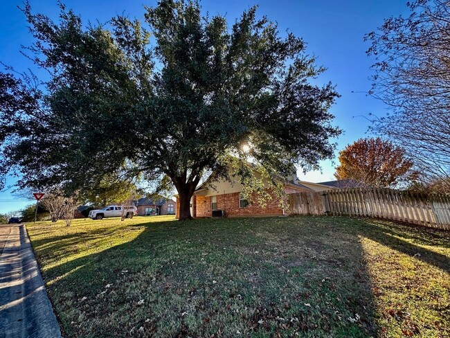 Building Photo - 3bd 2ba House In Robinson, Tx!