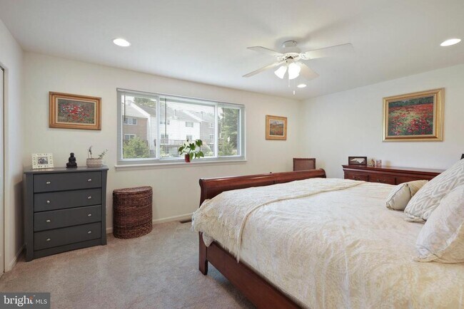 Building Photo - 11 Donagh Ct