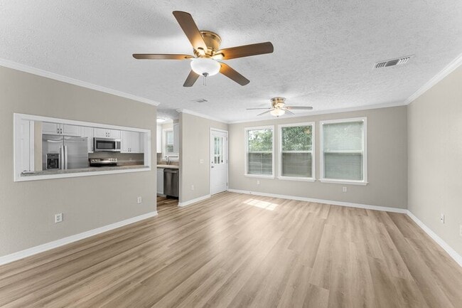 Building Photo - 7304 Claudia's Way