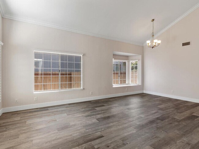 Building Photo - Rancho Del Oro Home